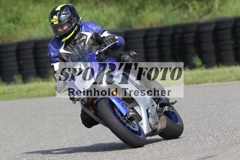 /Archiv-2025/10 23.04.2025 Cornu Master School ADR/gruen-vert/37